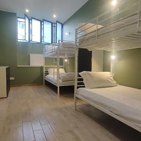 Hostel Cinhouse *