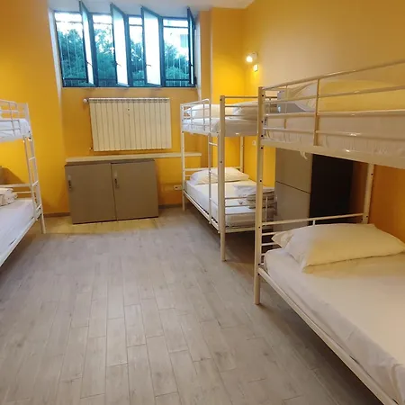 Cinhouse Hostel Milánó